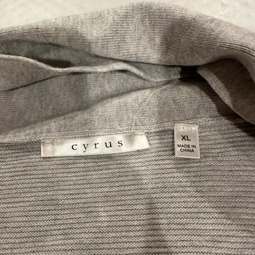 Sweater - Picture 3 of 3